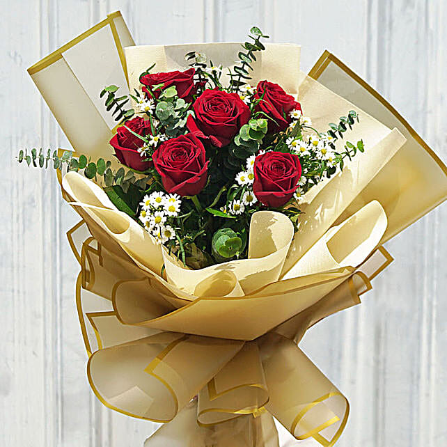 Designer Red Roses Bouquet egypt | Gift Designer Red Roses Bouquet- FNP