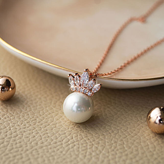 Crown Pearl Pendant Necklace