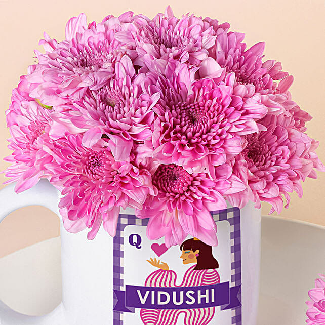 Queen of Hearts personalised mug with daisy mug