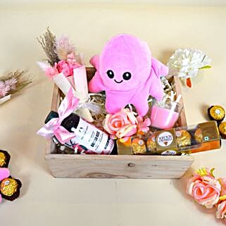 Buy/Send Cute Birthday Gift Hamper For Your Girlfriend Online- FNP